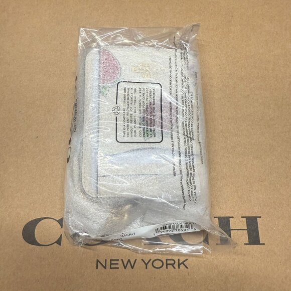 coach Zip Card Case With Strawberry Print car32 - Picture 7 of 7